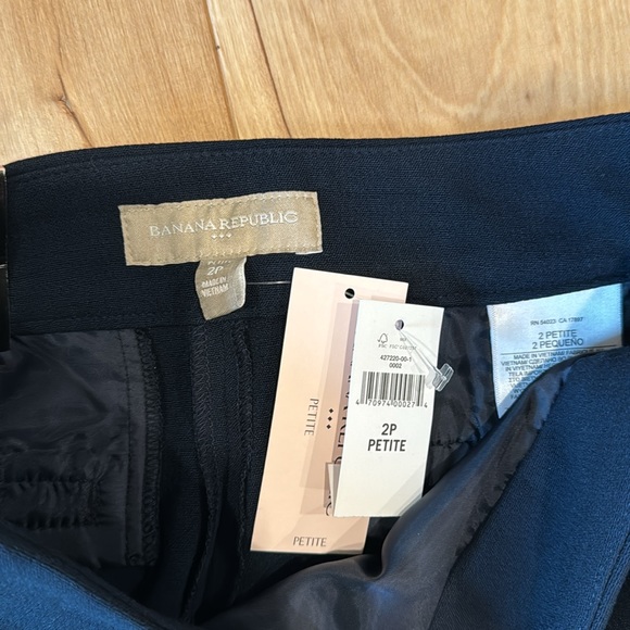 Navy Banana Republic Shorts size 2P - Picture 3 of 3